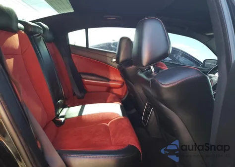 2015 Dodge Charger Srt 392 z USA, uszkodzony, nr VIN 2C3CDXEJ0FH770137